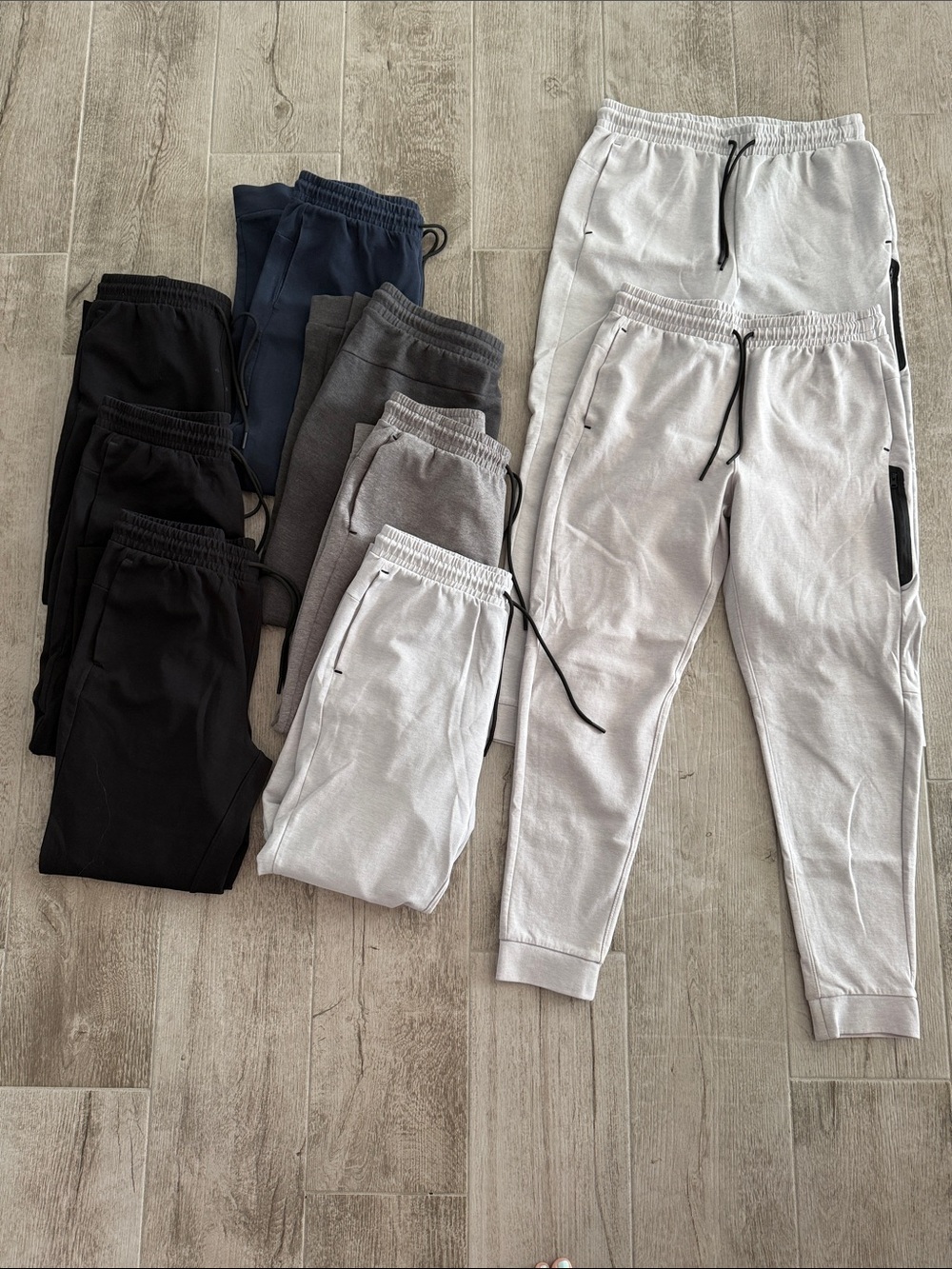 10 pair of Old Navy teens/mens Jogger Sweatpants - Gray, Black, Navy